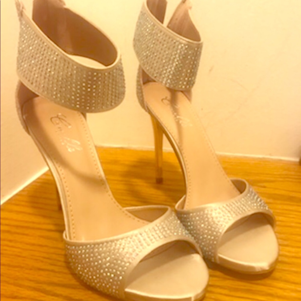 Formal shoes